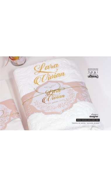 Trusou de botez gold cu ingeras pentru fetite cu broderie personalizata, Gold Wings 7